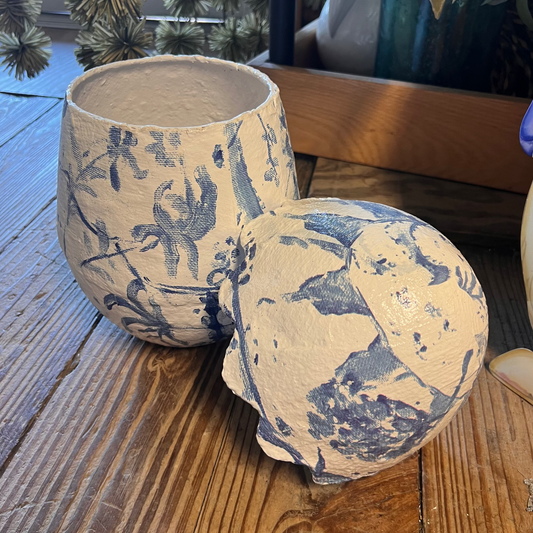 Chinoiserie Scalloped Egg - Blue