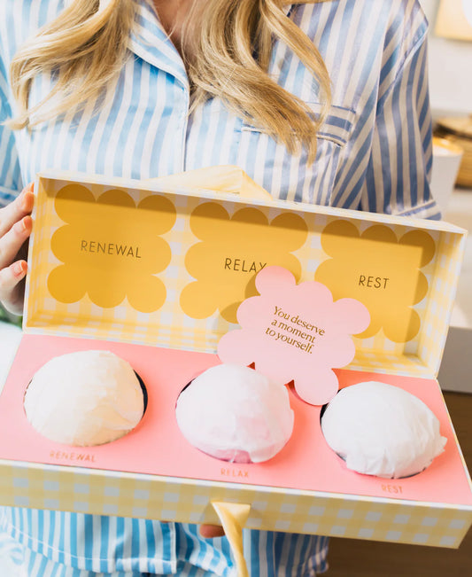 Gingham Three Bath Bomb Set