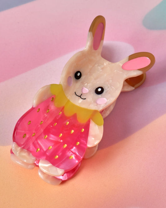 Strawbunny Hair Claw