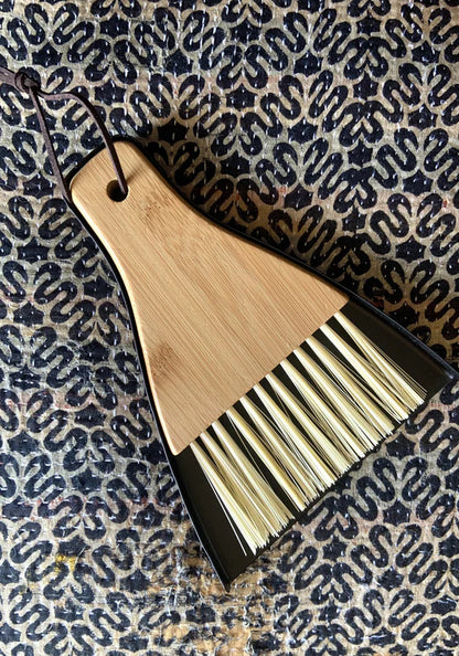 Bamboo Gap Brush with Metal Dustpan