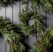 Red Plum Berry Wreath - 14"
