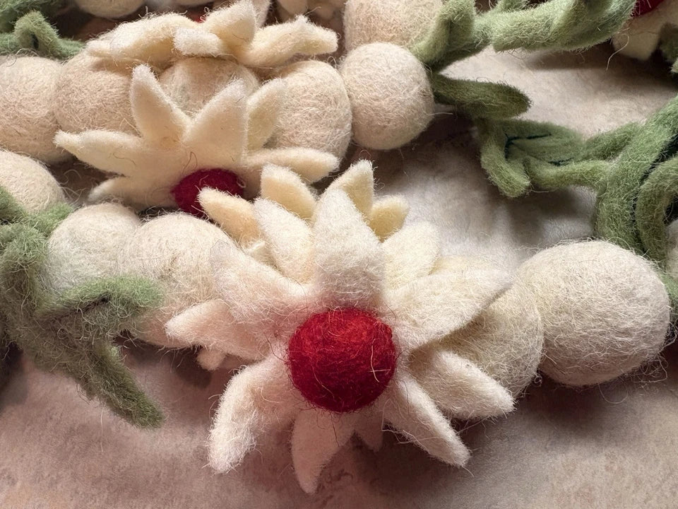 Felted Wool Christmas Garland Holiday Leaf And Flower 6.5 Ft Red Green White